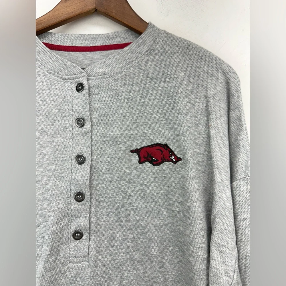 Colosseum Sz Medium Women’s Gray Arkansas Razorbacks Thermal Henley Sweater NWT